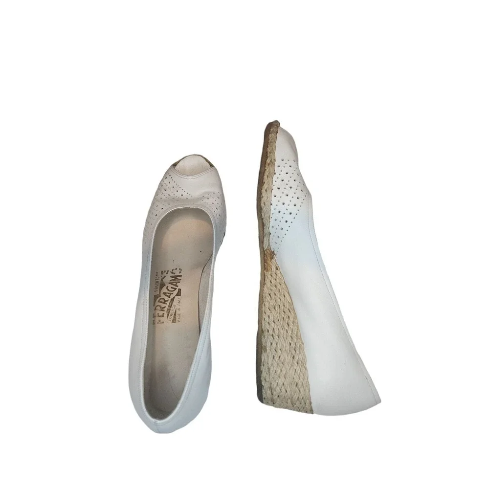 Vintage Salvatore Ferragamo White Leather Wedge Sandals Women Sz 8.5 N Open‎ Toe